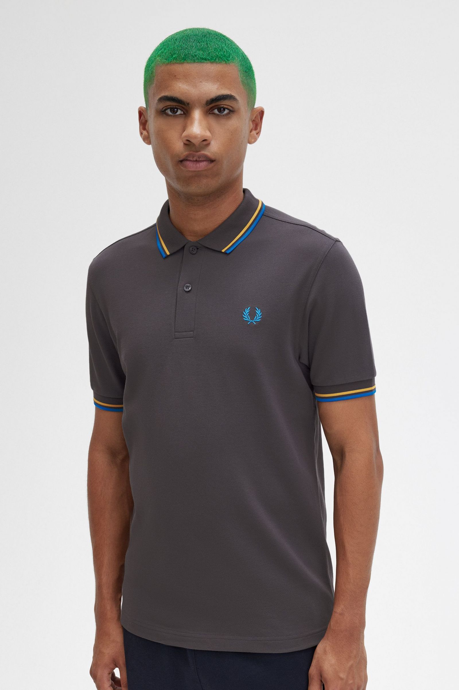 The Fred Perry ShirtM3600 Gunmetal / Golden Hour / Kingfisher 7038563