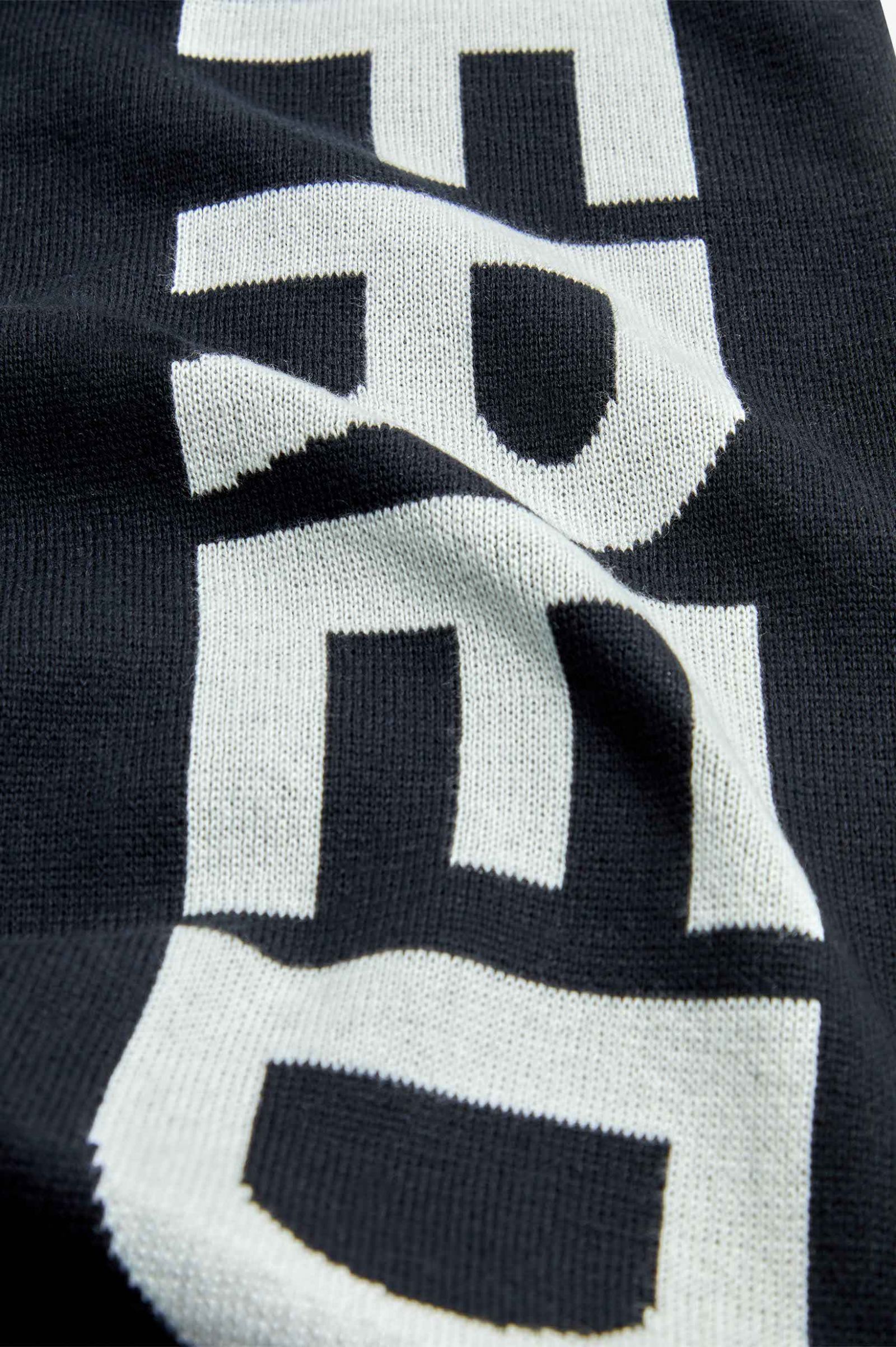 Oversized Branded Scarf Black / White 7037702