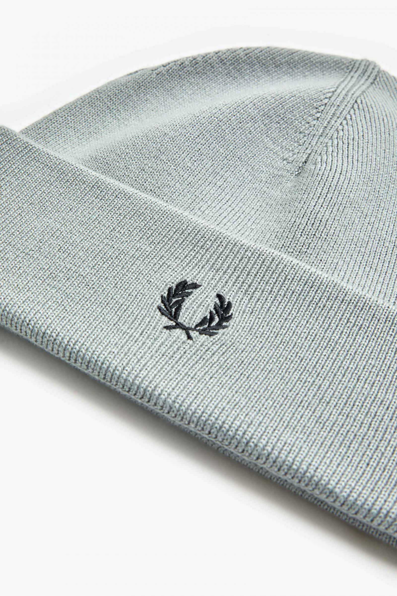 Classic Beanie Limestone / Black 7037712