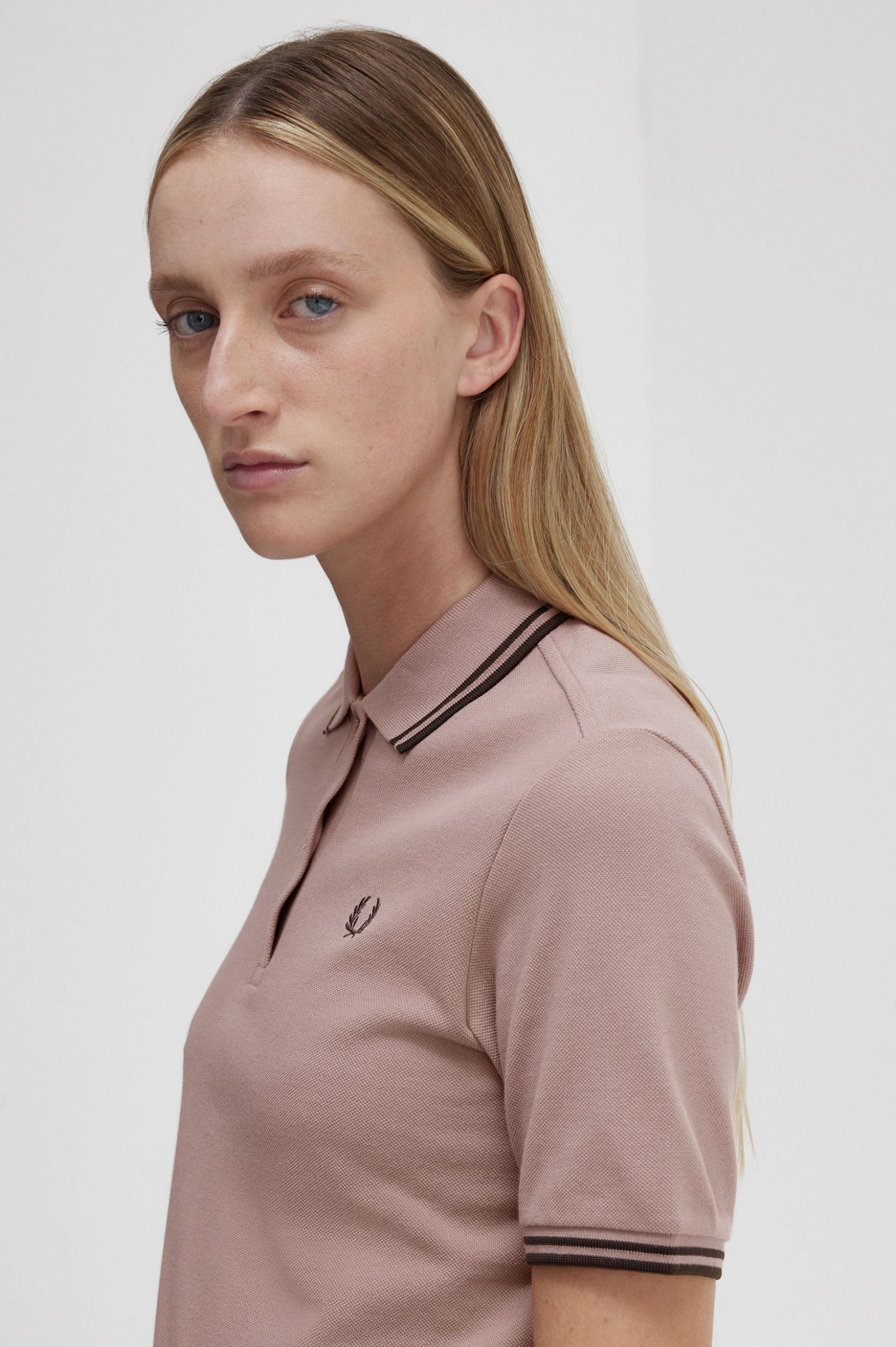 The Fred Perry ShirtG3600 Dark Pink / Burnt Tobacco / Burnt Tobacco 7039348