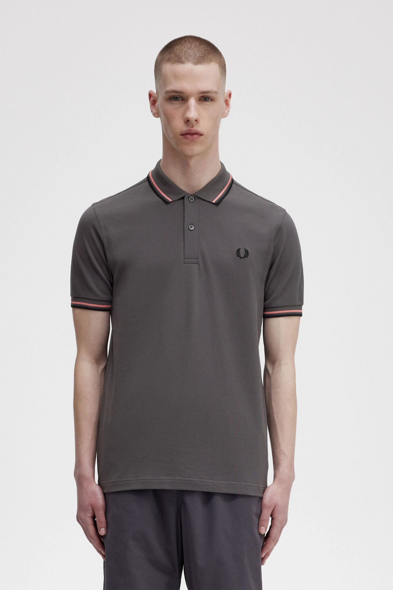 The Fred Perry ShirtM3600 Gunmetal / Coral Heat / Black 7038377