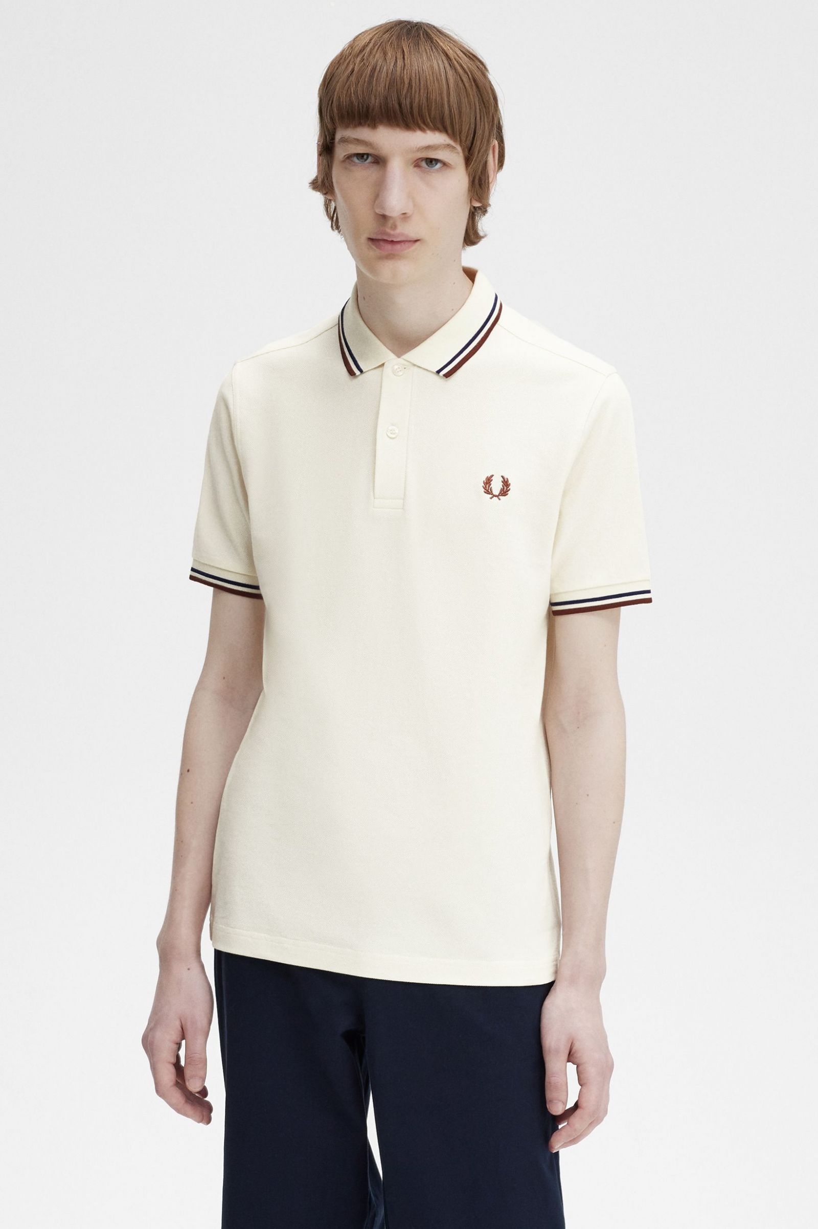 The Fred Perry ShirtM3600 Ecru / French Navy / Whisky Brown 7038609