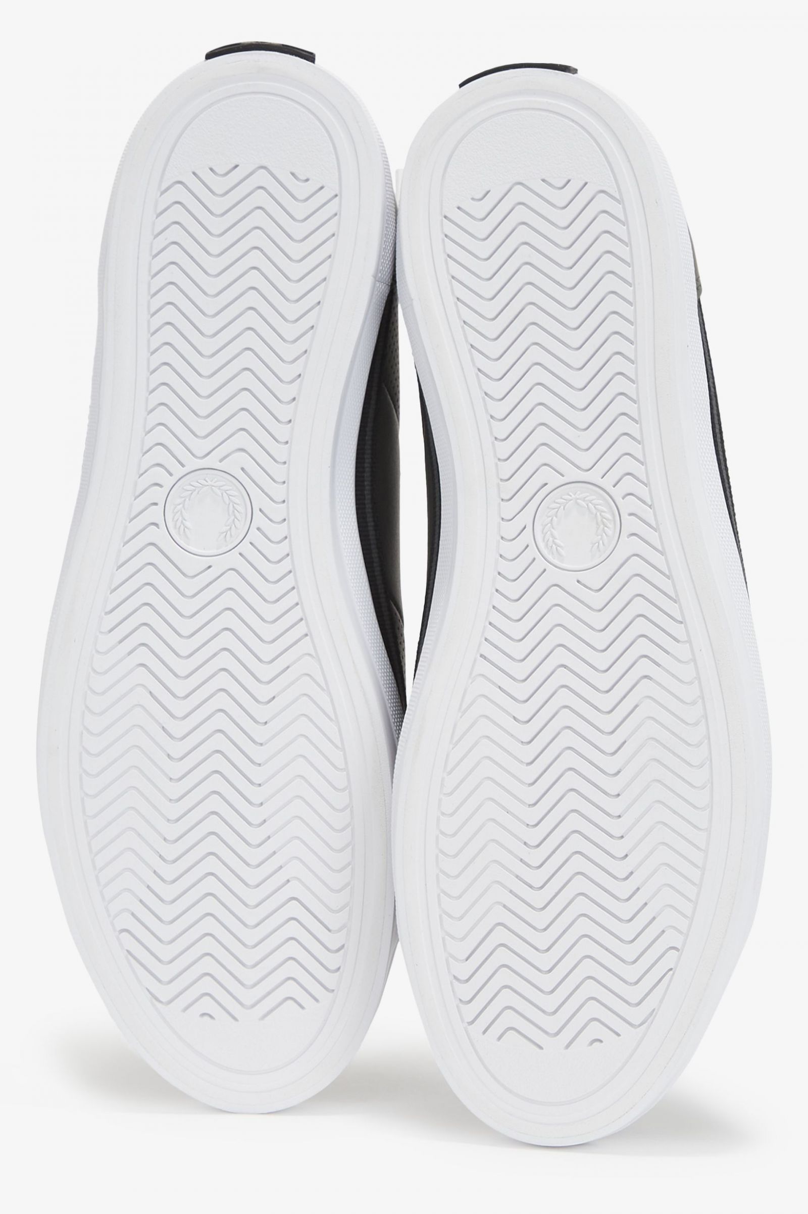 Perforated Baseline Field Green / Black 7038770