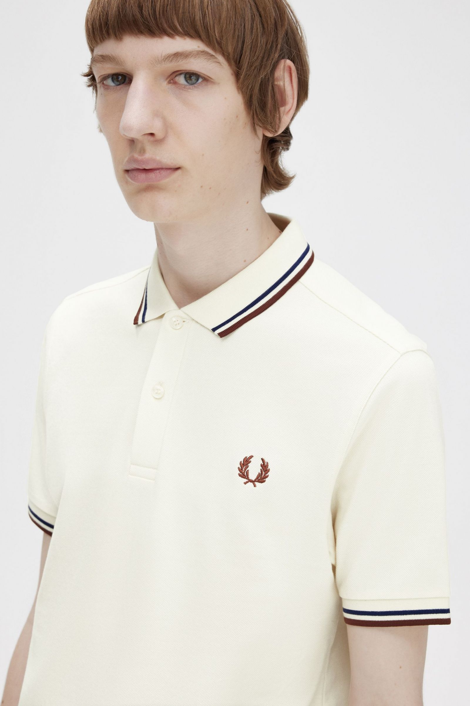 The Fred Perry ShirtM3600 Ecru / French Navy / Whisky Brown 7038609