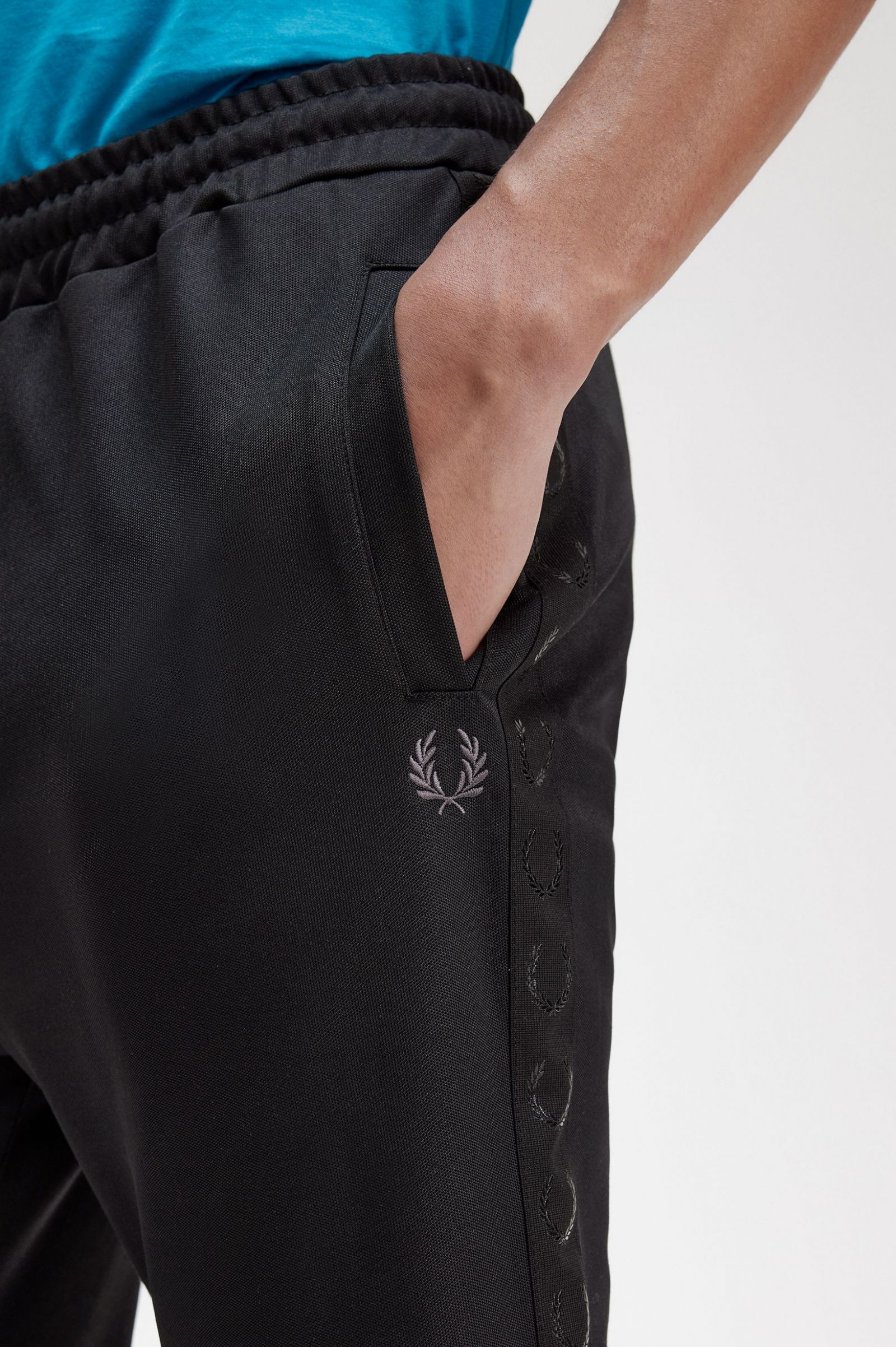 Taped Track Pants Black / Black 7039136
