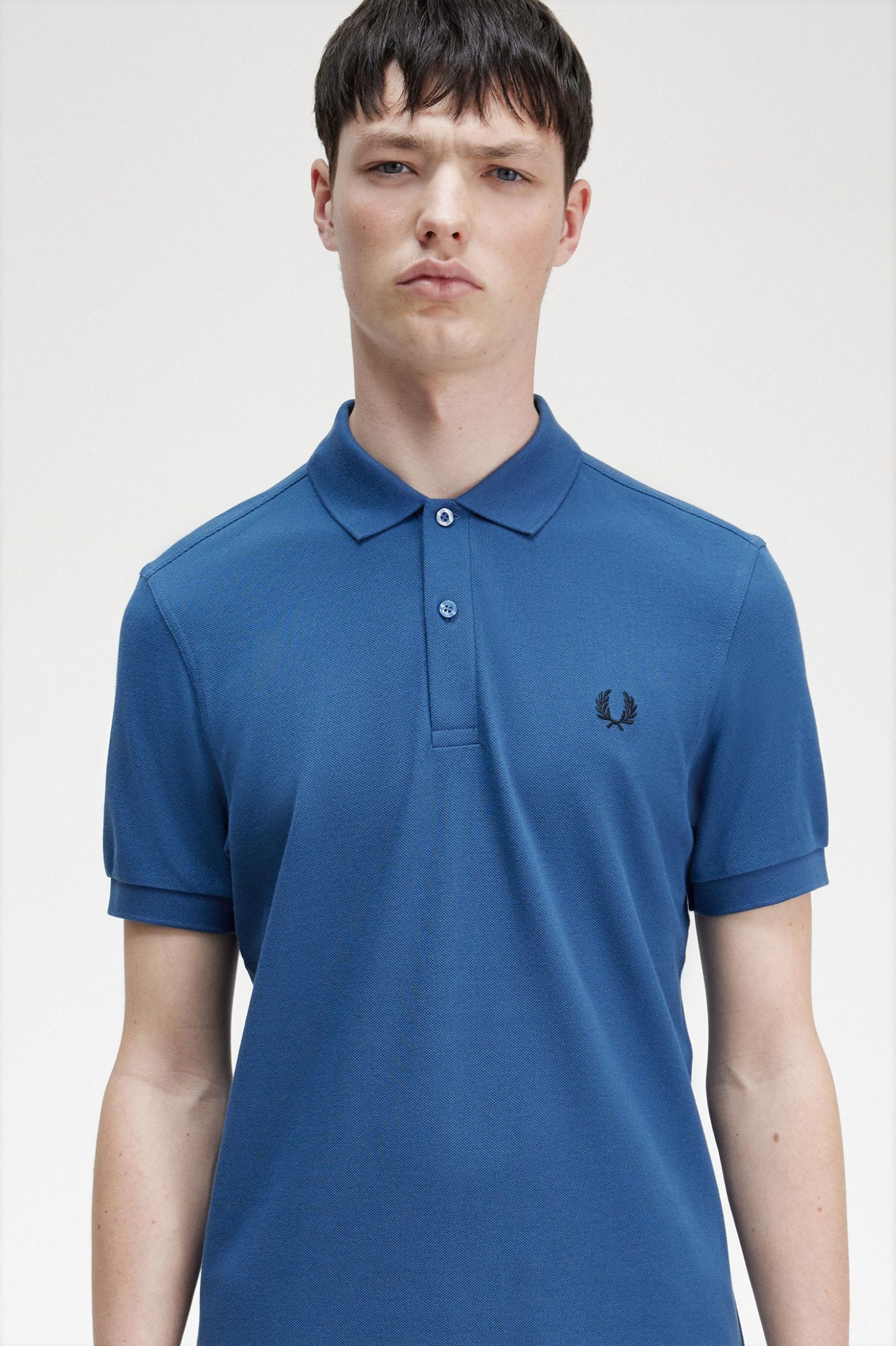 The Fred Perry ShirtM6000 Midnight Blue / Black 7039010