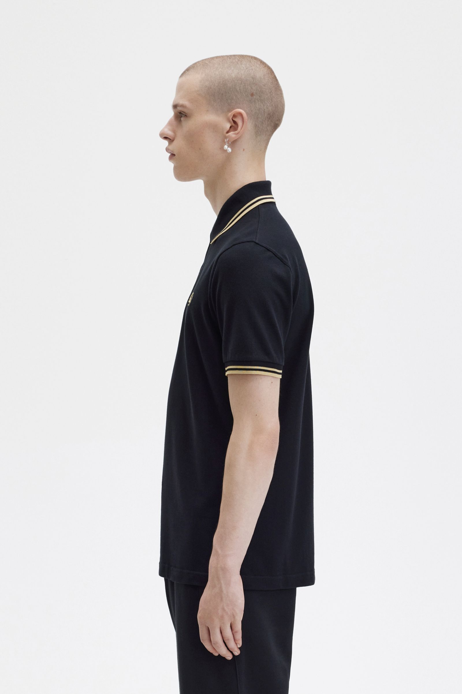 The Fred Perry ShirtM12 Black / Champagne / Champagne 7038541