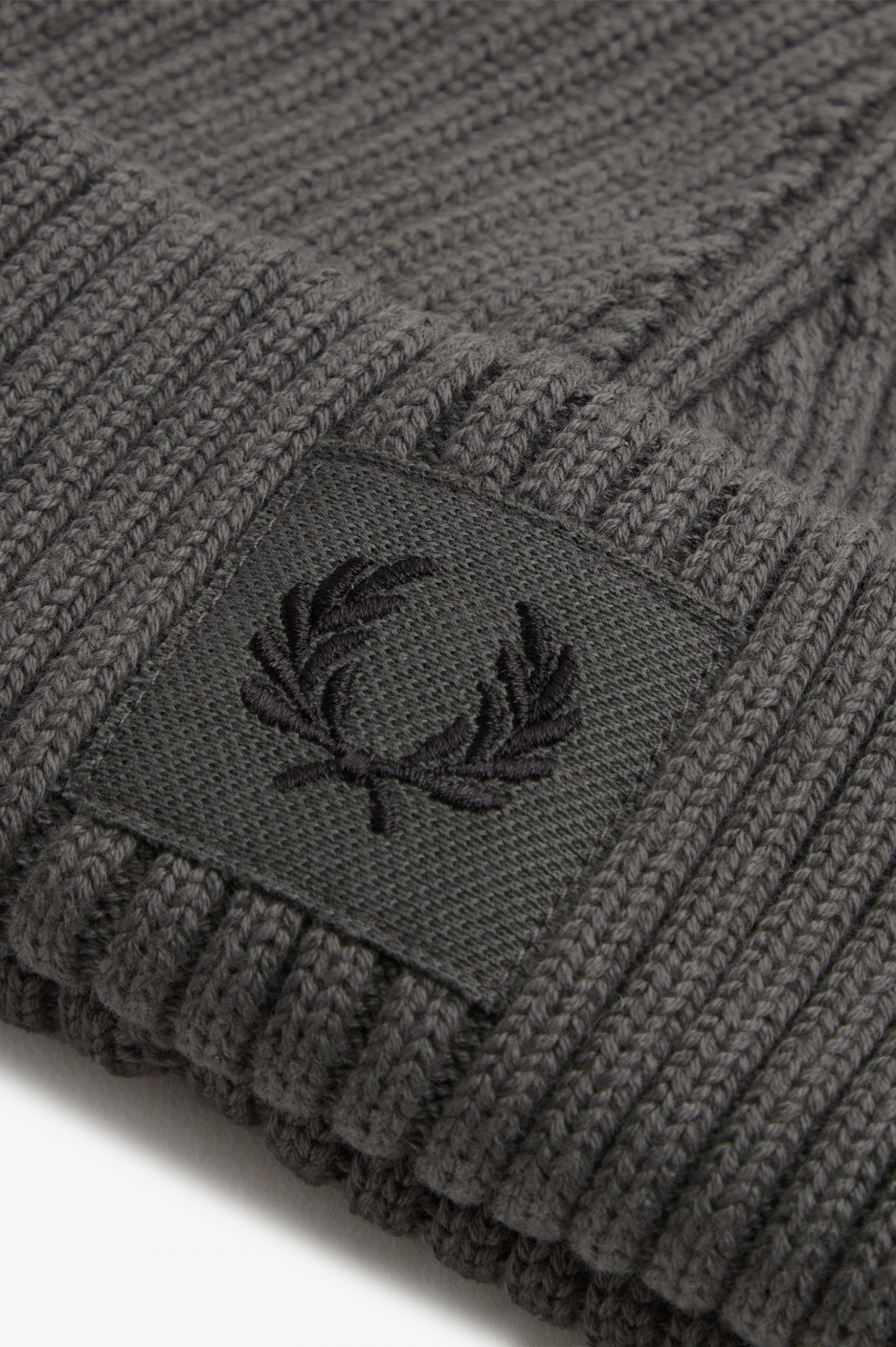 Branded Patch Ribbed Beanie Field Green / Black 7038802