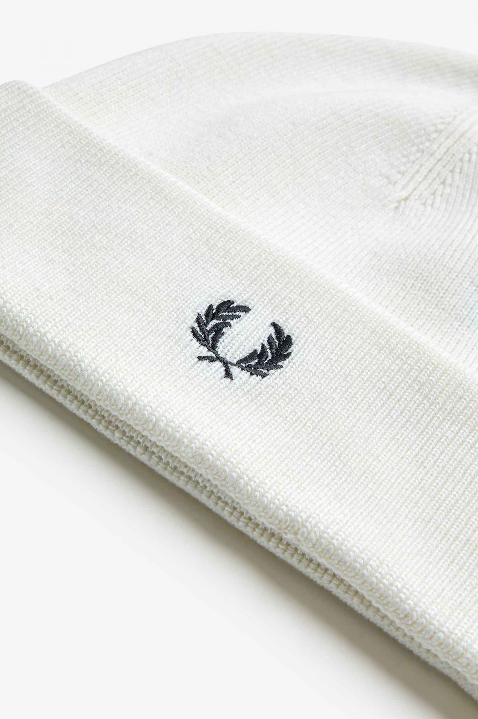 Classic Beanie Snow White / Black 7037711