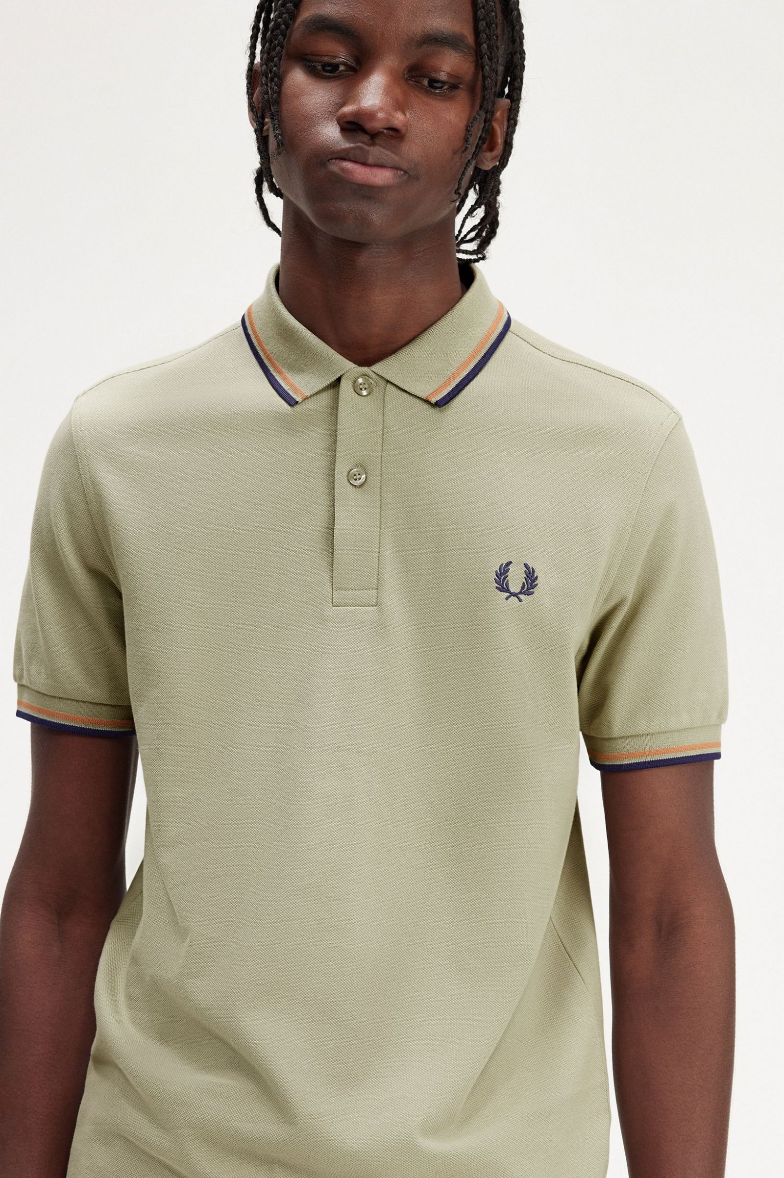 The Fred Perry ShirtM3600 Seagrass / Light Rust / French Navy 7038560