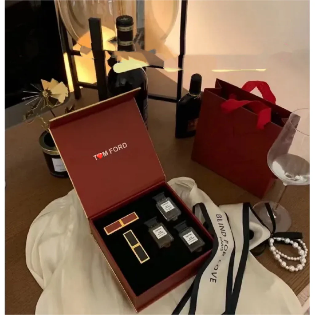 3 mini perfume, 2 mini lipsticks set