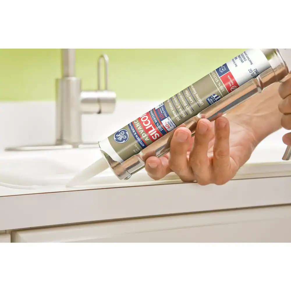GE Advanced Silicone 2 10.1 oz. Clear Kitchen and Bath Caulk