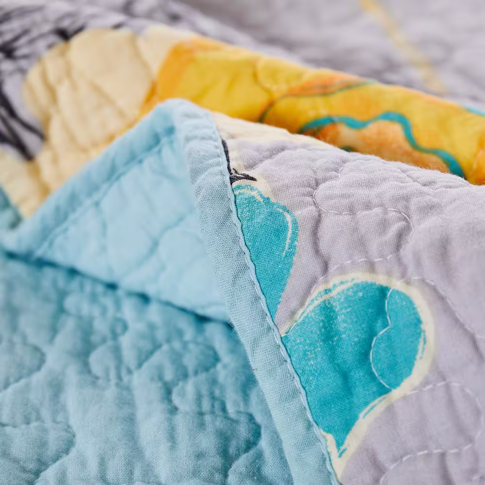 Greenland Home Fashions Watercolor Dream Gray 50 x 60'' Cotton Throw Blanket