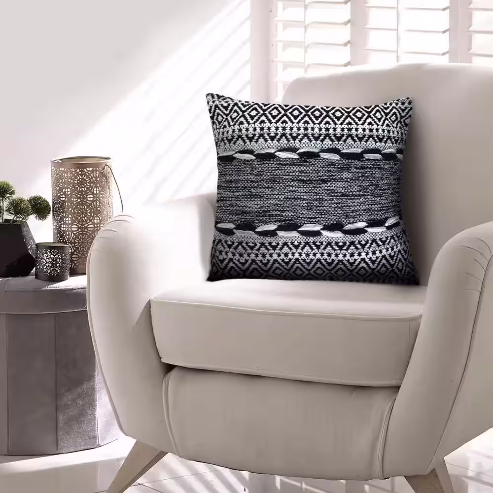 THE URBAN PORT Black and White Soft Boho Tribal Pattern Jacquard Decorative Cotton Accent 4 in. x 18 in. Throw Pillow (Set of 2)
