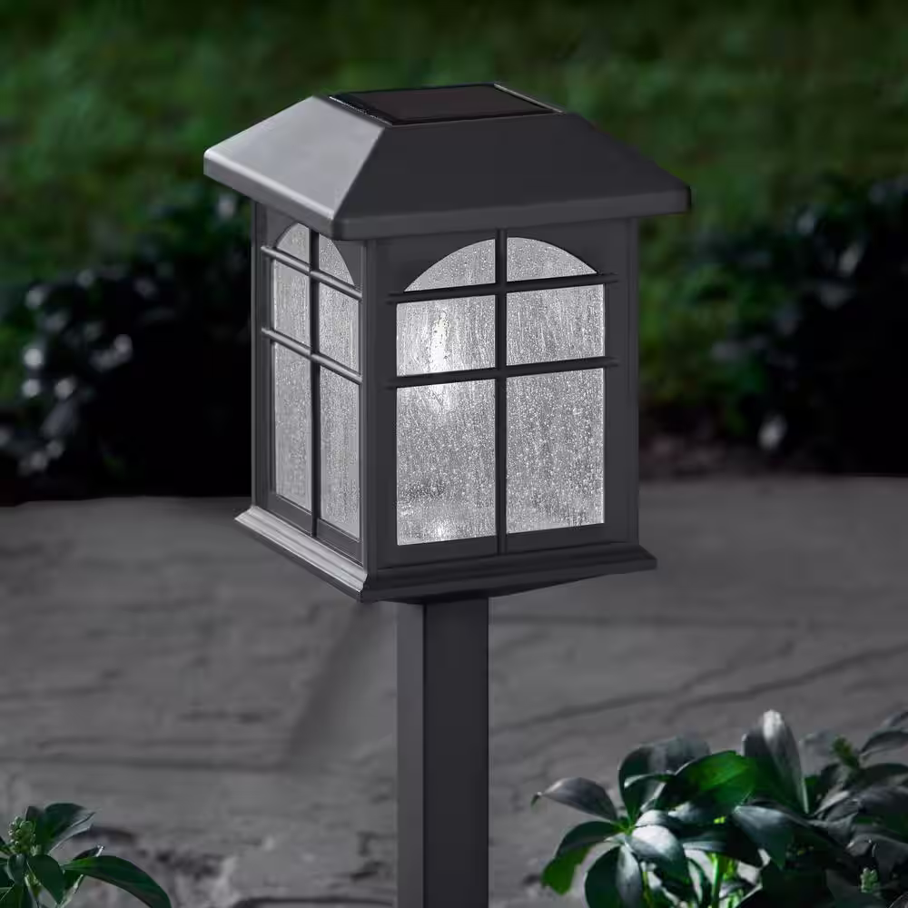 Hampton Bay TREMONT Solar Gray LED Path Light 15 Lumens Vintage Bulb with Glass Lens (2-Pack)