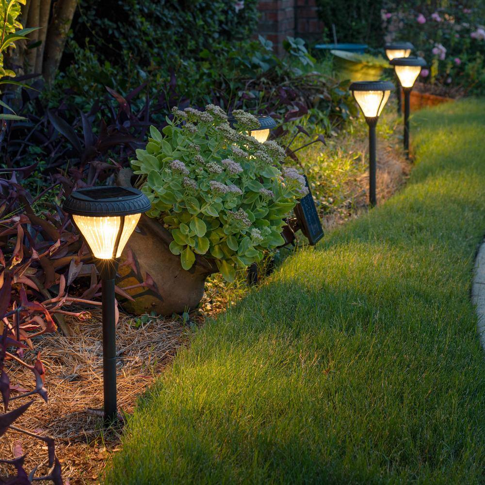 GAMA SONIC Premier Low Voltage Dual Color Black Solar Integrated LED weather resistant Path Light (4-Pack)