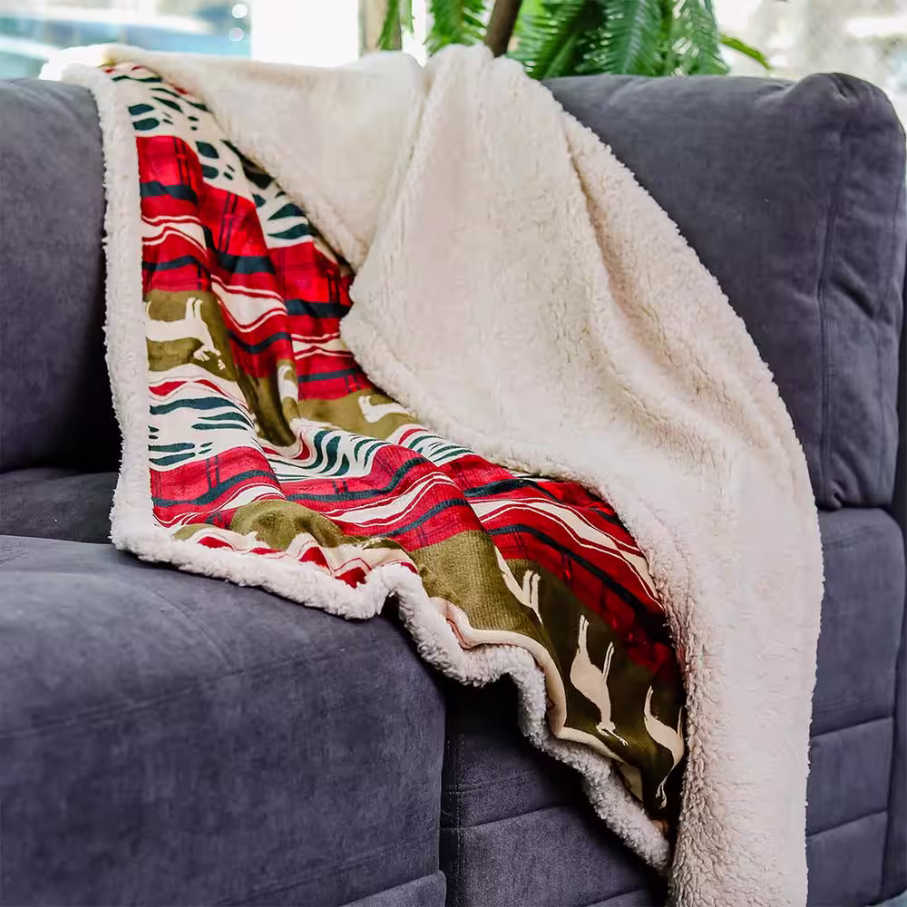 OVENTE Red Minky Sherpa Ultra-Plush Holiday Throw Blanket (BLN4688)
