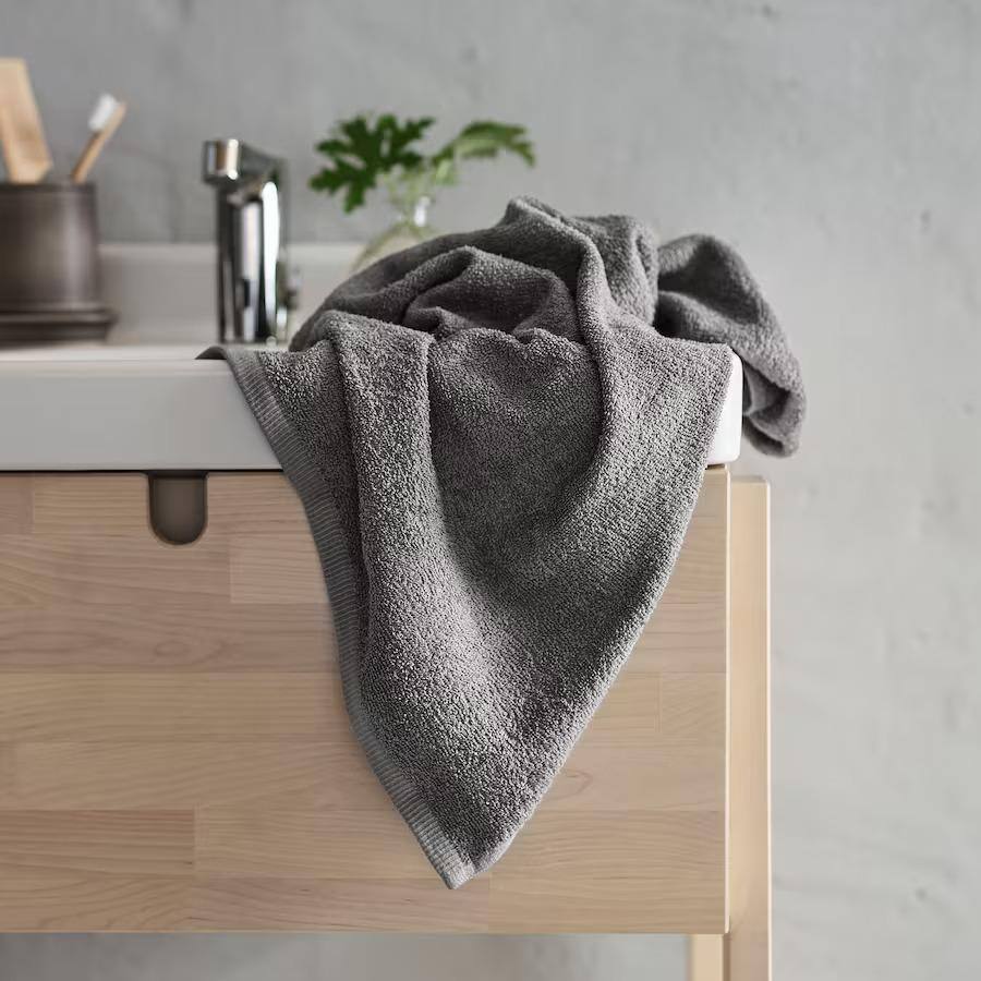 Delara Feather Touch Quick Dry 30 in. x 58 in. Sharkskin Grey Solid 100% Organic Cotton 650 GSM Single Bath Towel