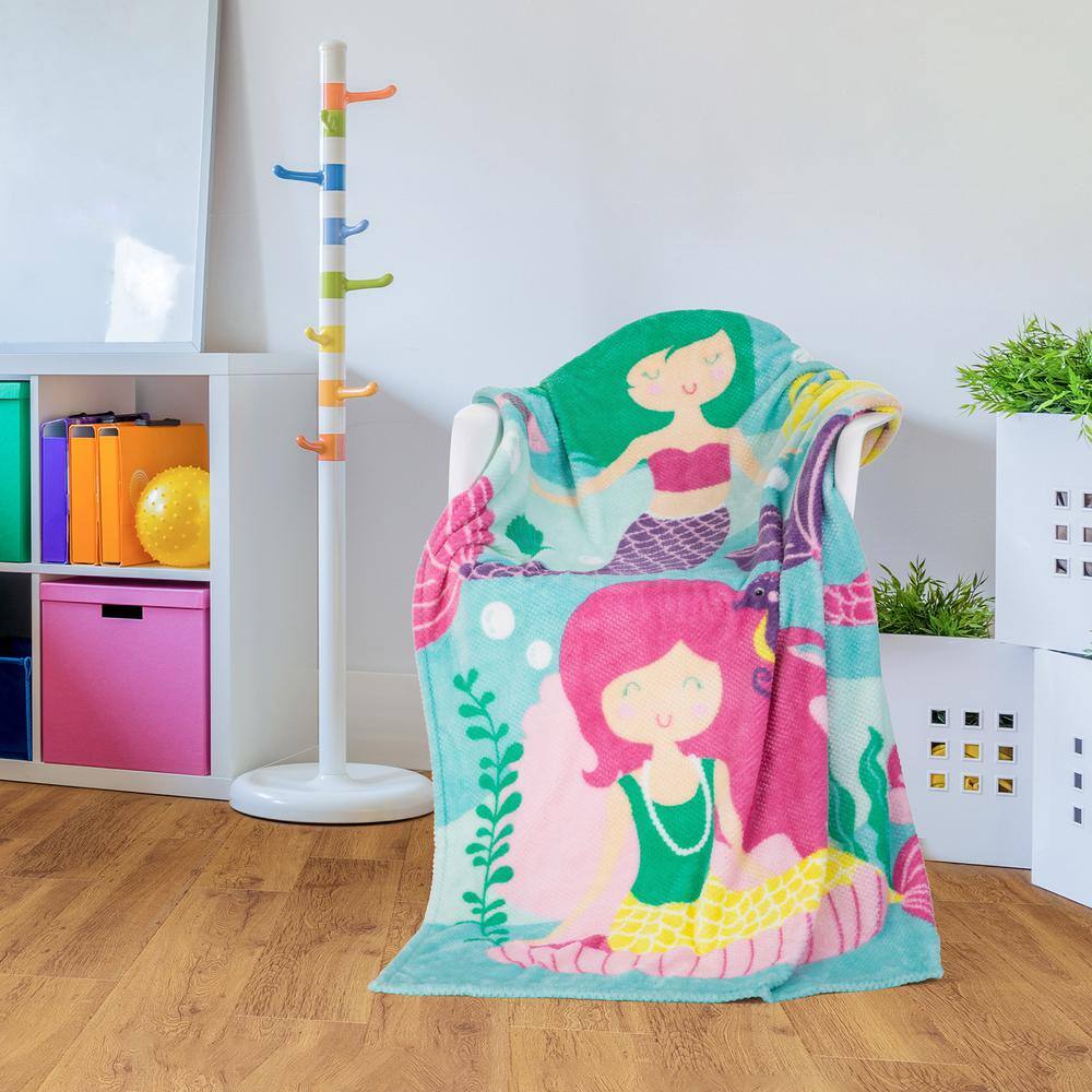 None Multi Print Polyester Throw Blanket