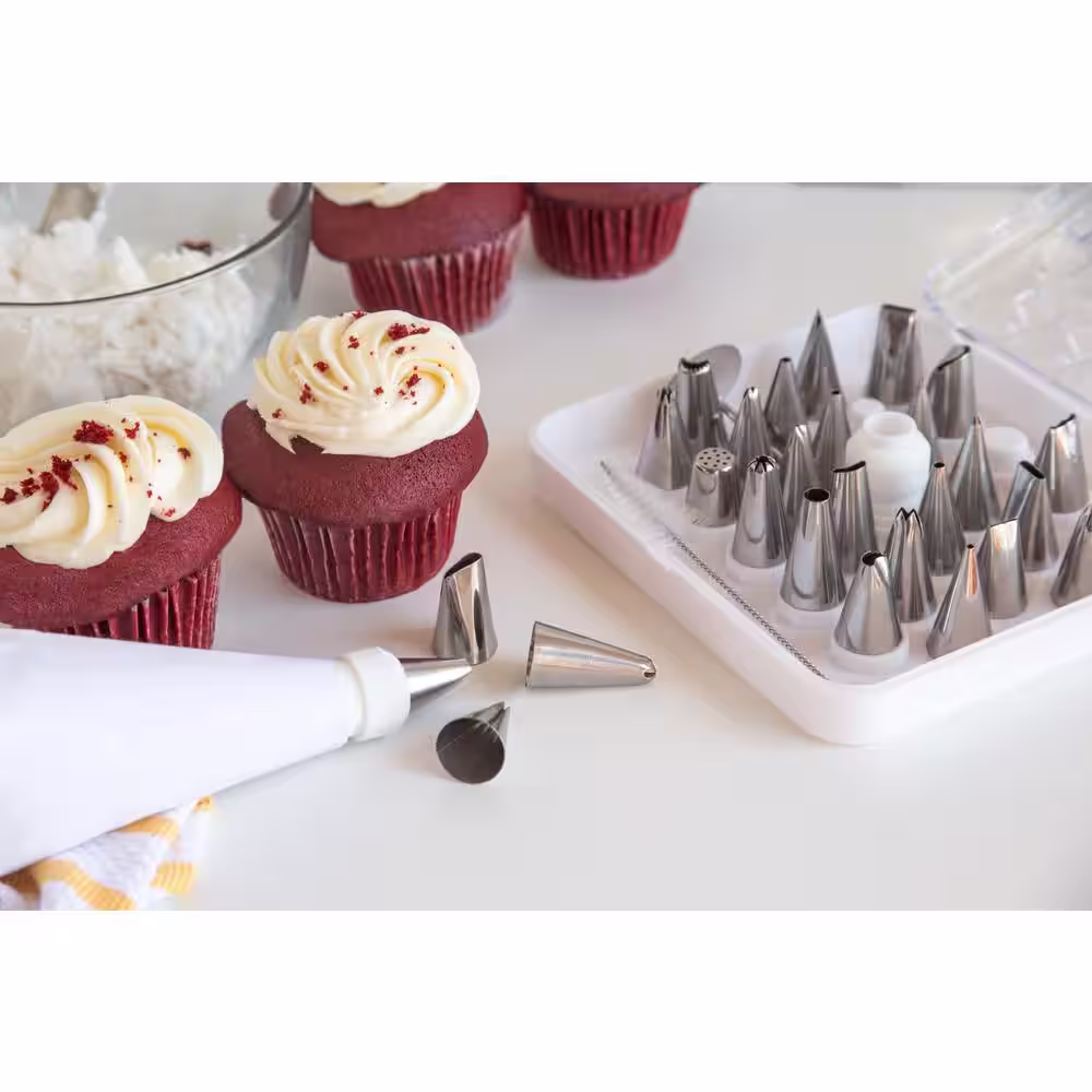 Fox Run 31-Piece Icing Decorating Set