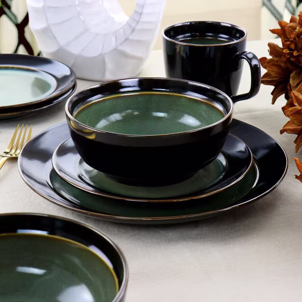 GIBSON HOME Galleria 16-Piece Round Stoneware Dinnerware Set in Green