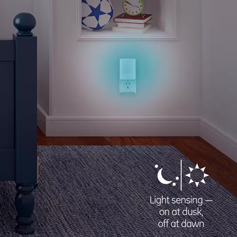 GE 0.5-Watt Color-Changing Plug In Light Sensing Integrated LED Night Light