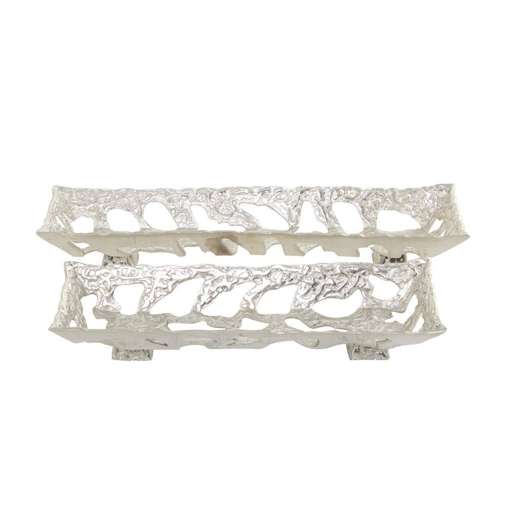 Litton Lane Silver Aluminum Decorative Tray (Set of 2)
