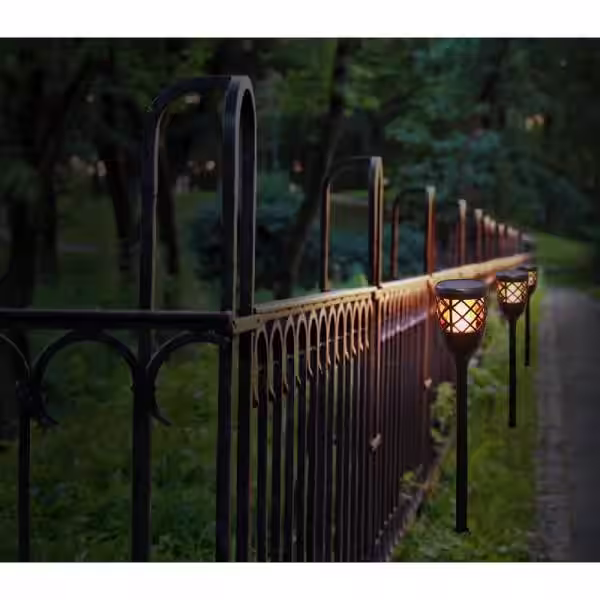 TotalLEDS Solar Flame Black LED Path Light