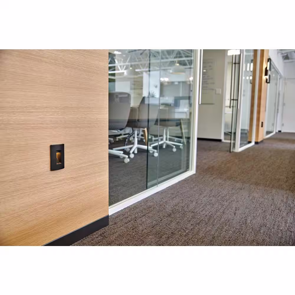 HINKLEY Luna Hardwired Bronze LED Path Light