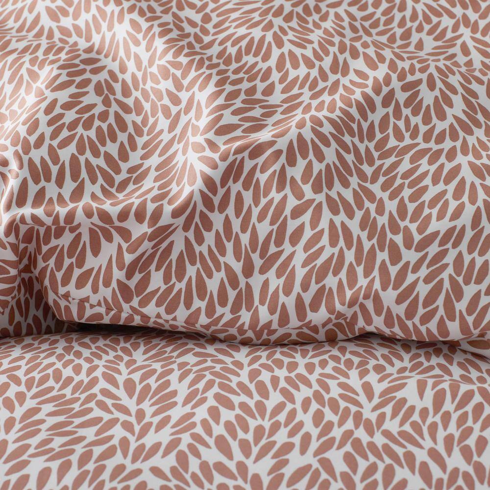 The Company Store Legends Hotel Zoe Wrinkle Free Sateen Comforter