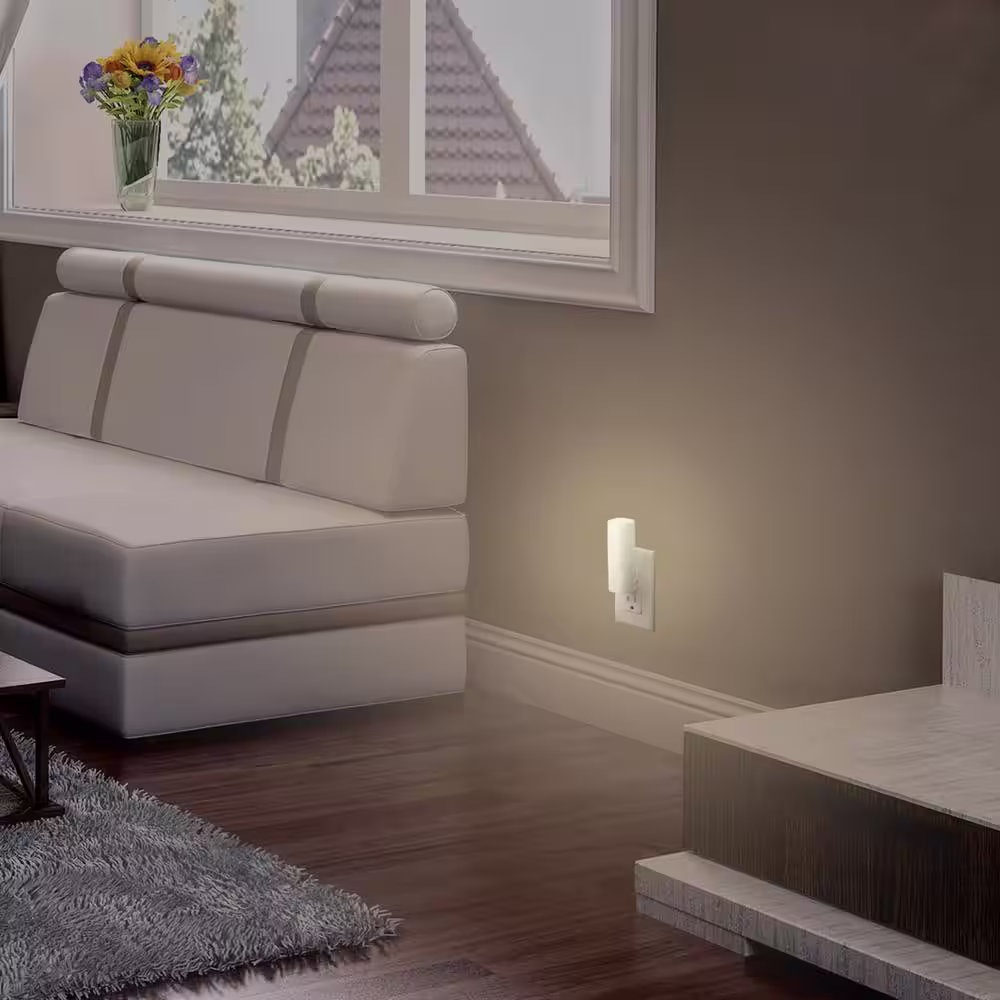 Globe Electric White Automatic Dusk to Dawn Cylinder and Directional LED Night Light (4-Pack)