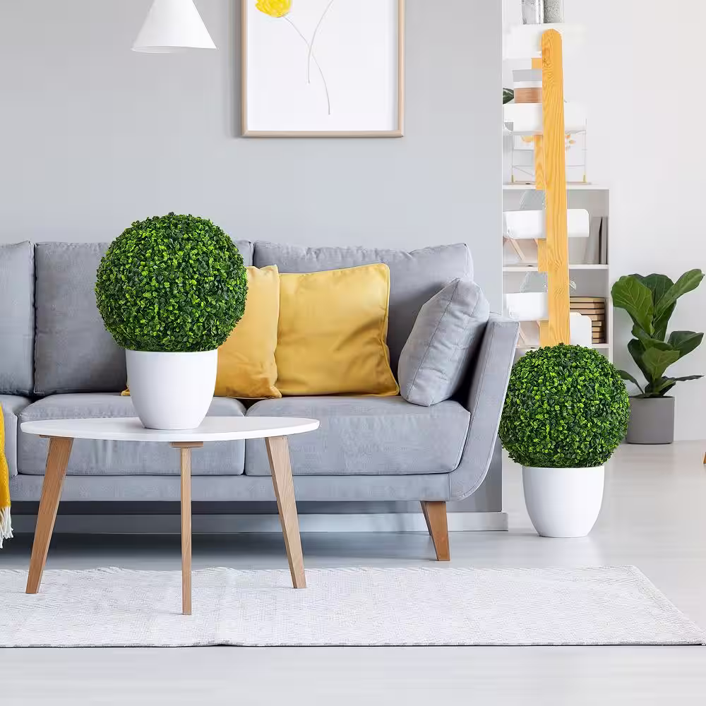 Costway 2-PCS 15.7 in. Green Artificial Boxwood Topiary Balls UV Protected Indoor Outdoor