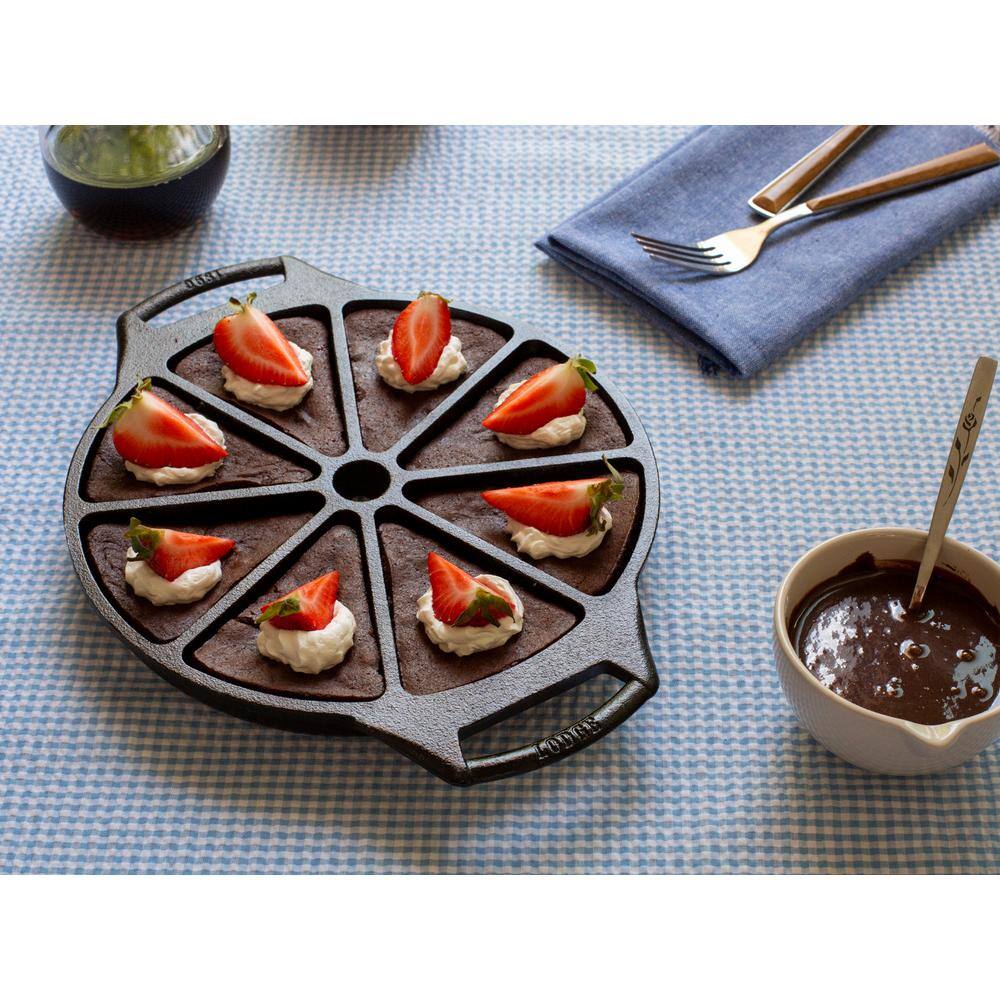 Lodge 8-Impressions Cast Iron Wedge Pan