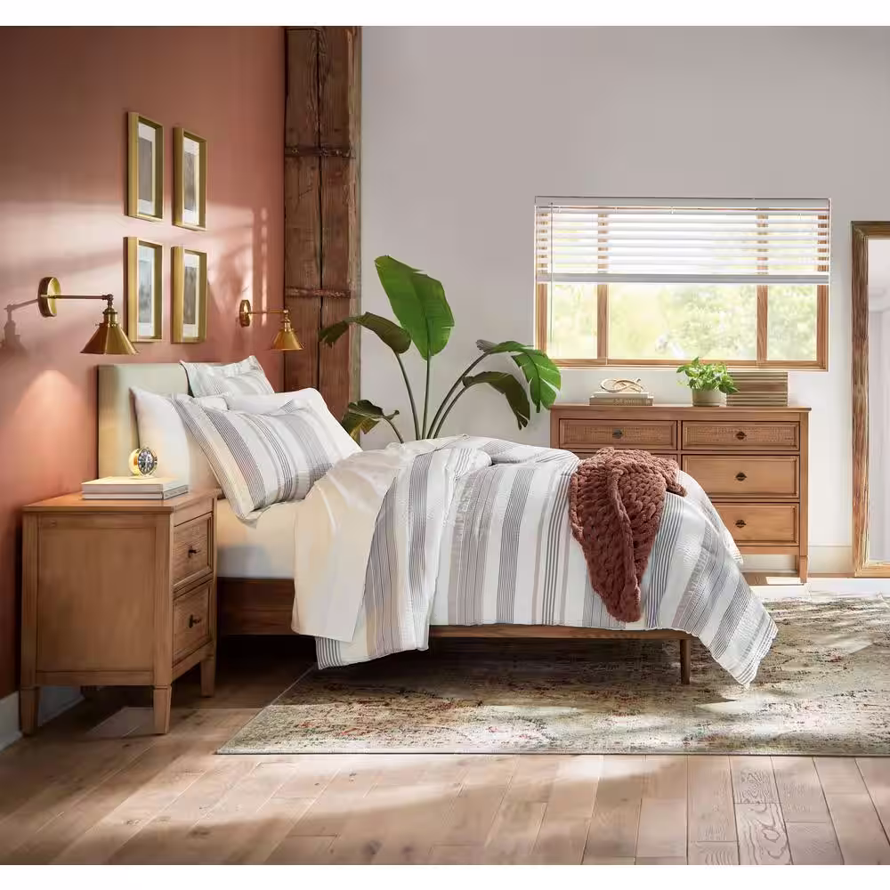 Kate and Laurel Calter 11 in. x 14 in. Matted to 8 in. x 10 in. Gold Picture Frame (Set of 4)