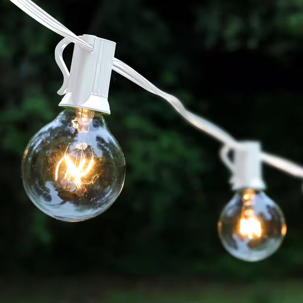 Newhouse Lighting 25-Light 25 ft. Outdoor Plug-In Globe Weatherproof String Lights, 30 G40 Bulbs Included (5 Free) White Cord