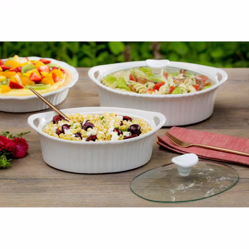 Corningware French White 1.5-Qt Oval Ceramic Casserole Dish with Glass Cover