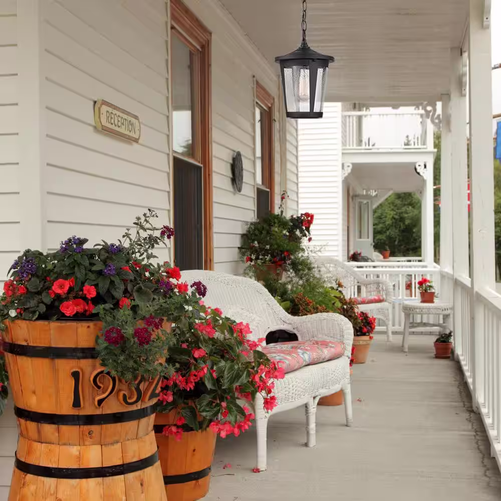 Globe Electric Augusta 1-Light Matte Black Outdoor Indoor Pendant Lighting with Seeded Glass Shade