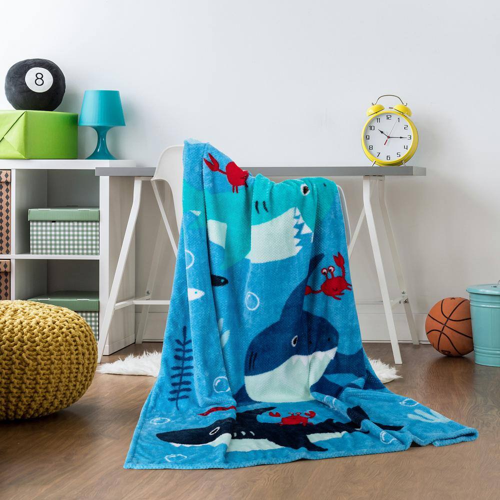 None Multi Print Polyester Throw Blanket