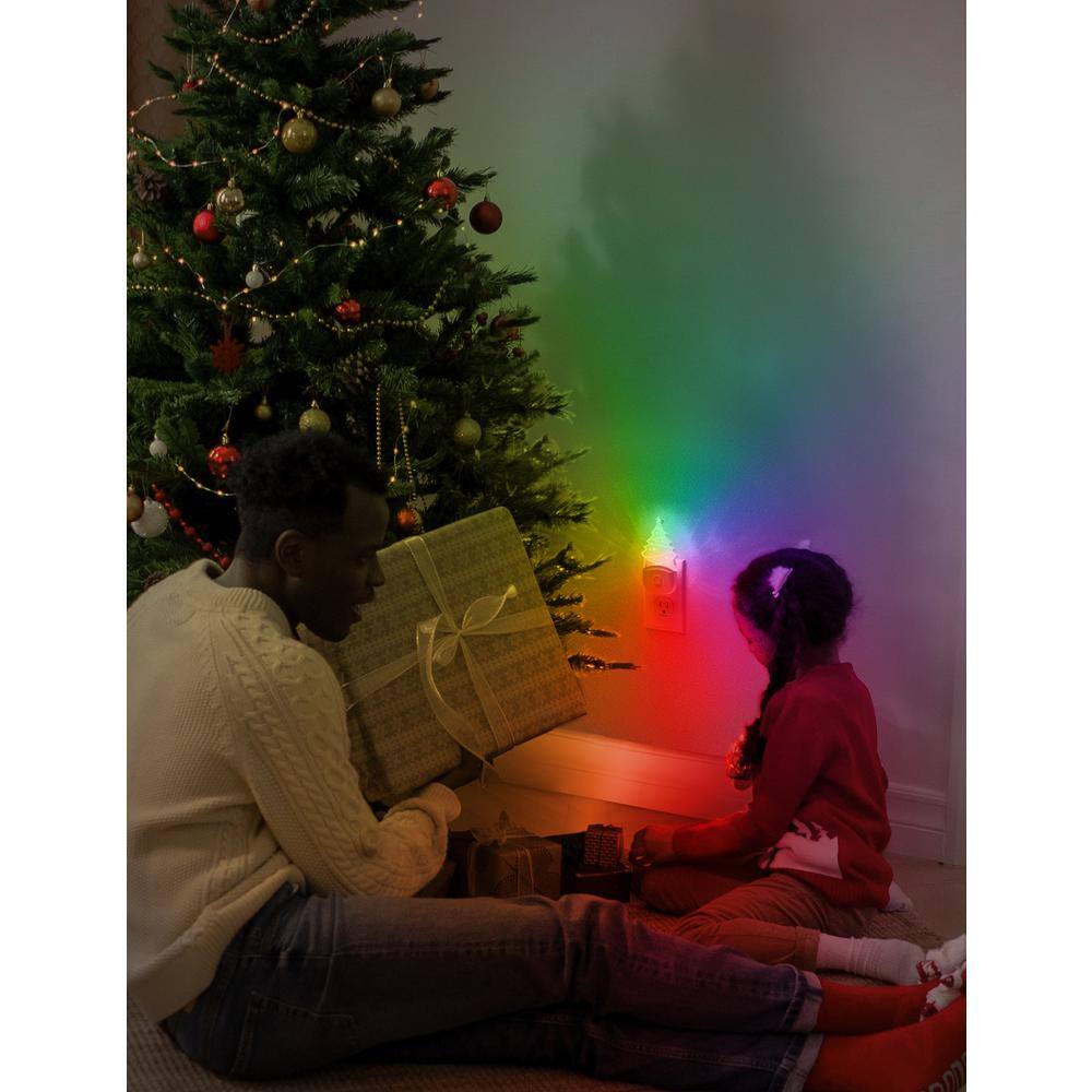 YANSUN 0.5 Wattage Dusk to Dawn MultiColor Changing Integrated LED Plug-in Christmas Tree Night Light (4-Pack)