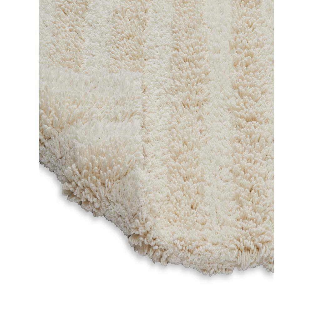 Chesapeake Merchandising Cannon Ivory Bath Runners (24 in. x 60 in.)