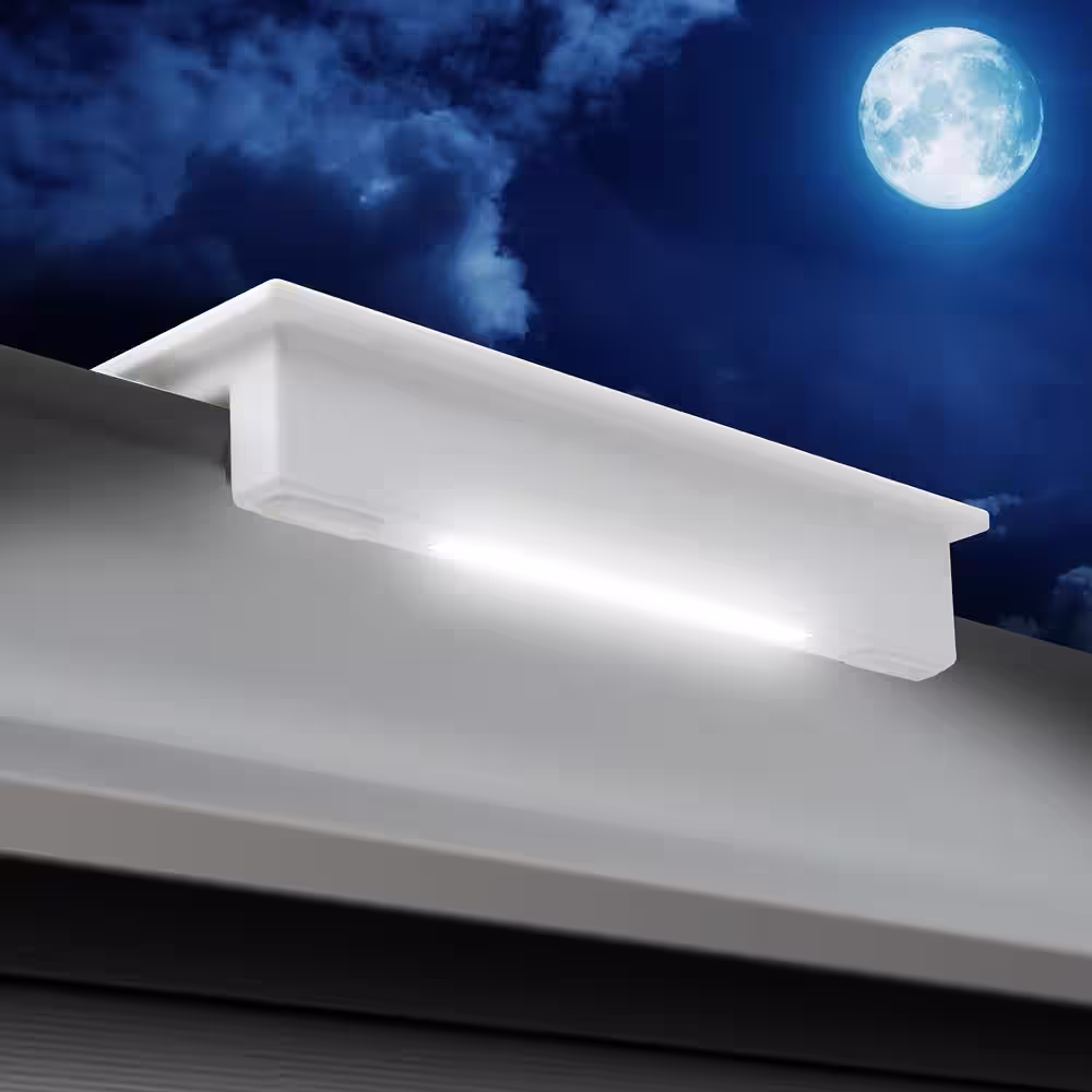 None 600 Lumens 50-Watt Equivalence White Solar Powered Dusk To Dawn Sensor Outdoor LED Flood Light