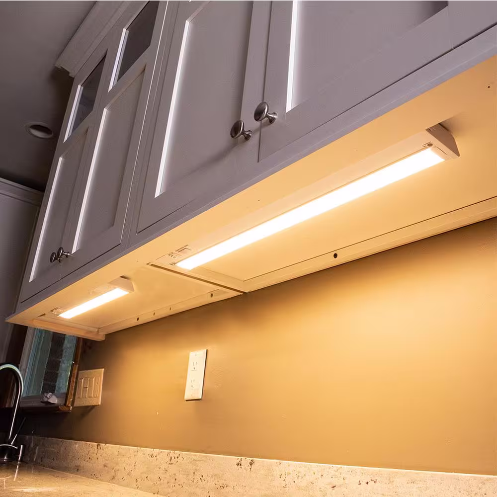 Westek 18 in. Under Cabinet Selectable LED Light with Pivot Head