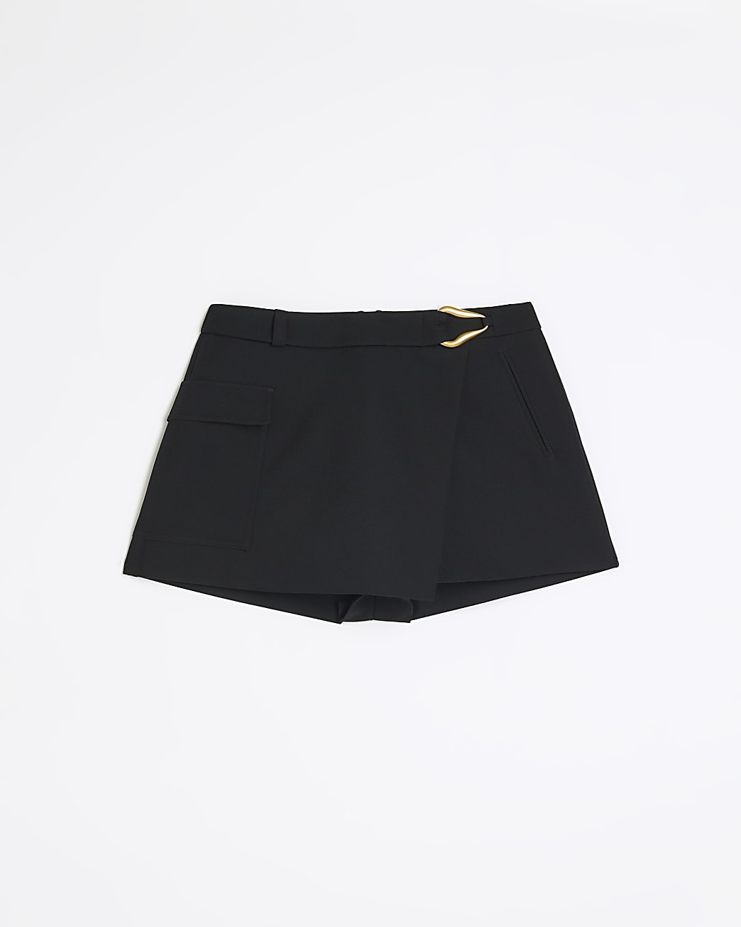 Black asymmetric belted cargo skort