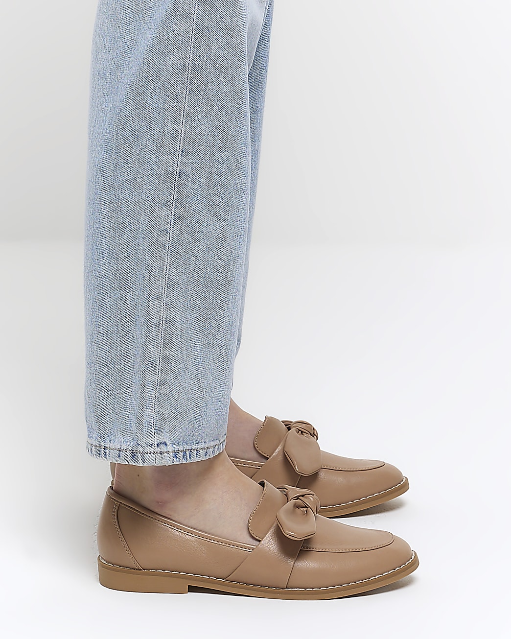 Beige wide fit bow detail loafers