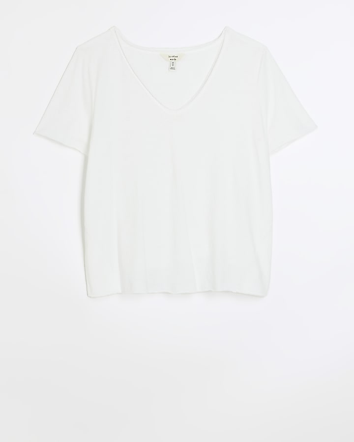 White raw hem v-neck t-shirt