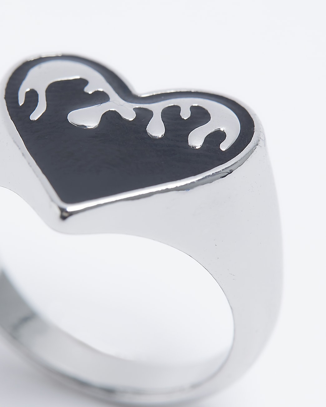 Black flame heart ring