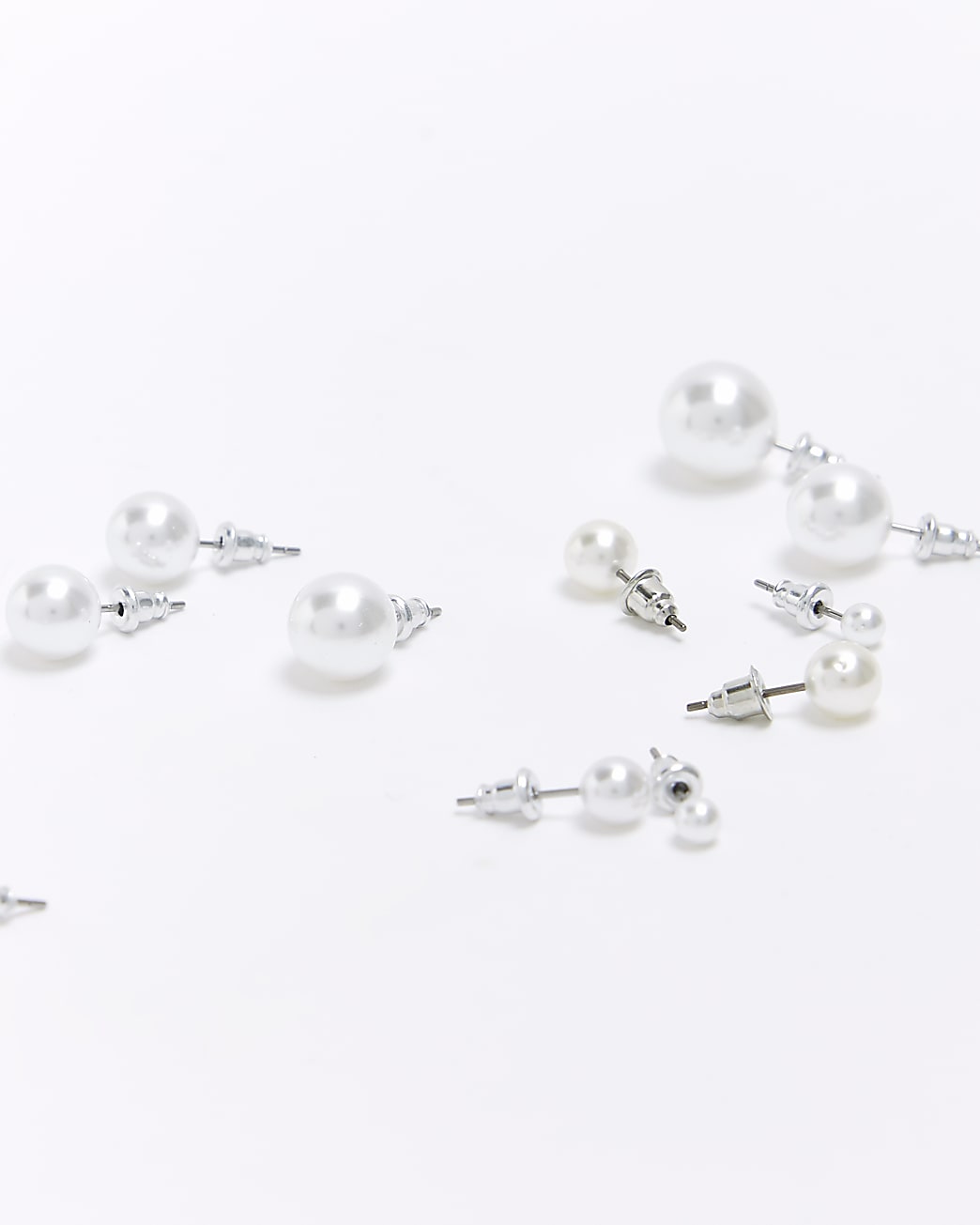 White pearl stud earrings multipack
