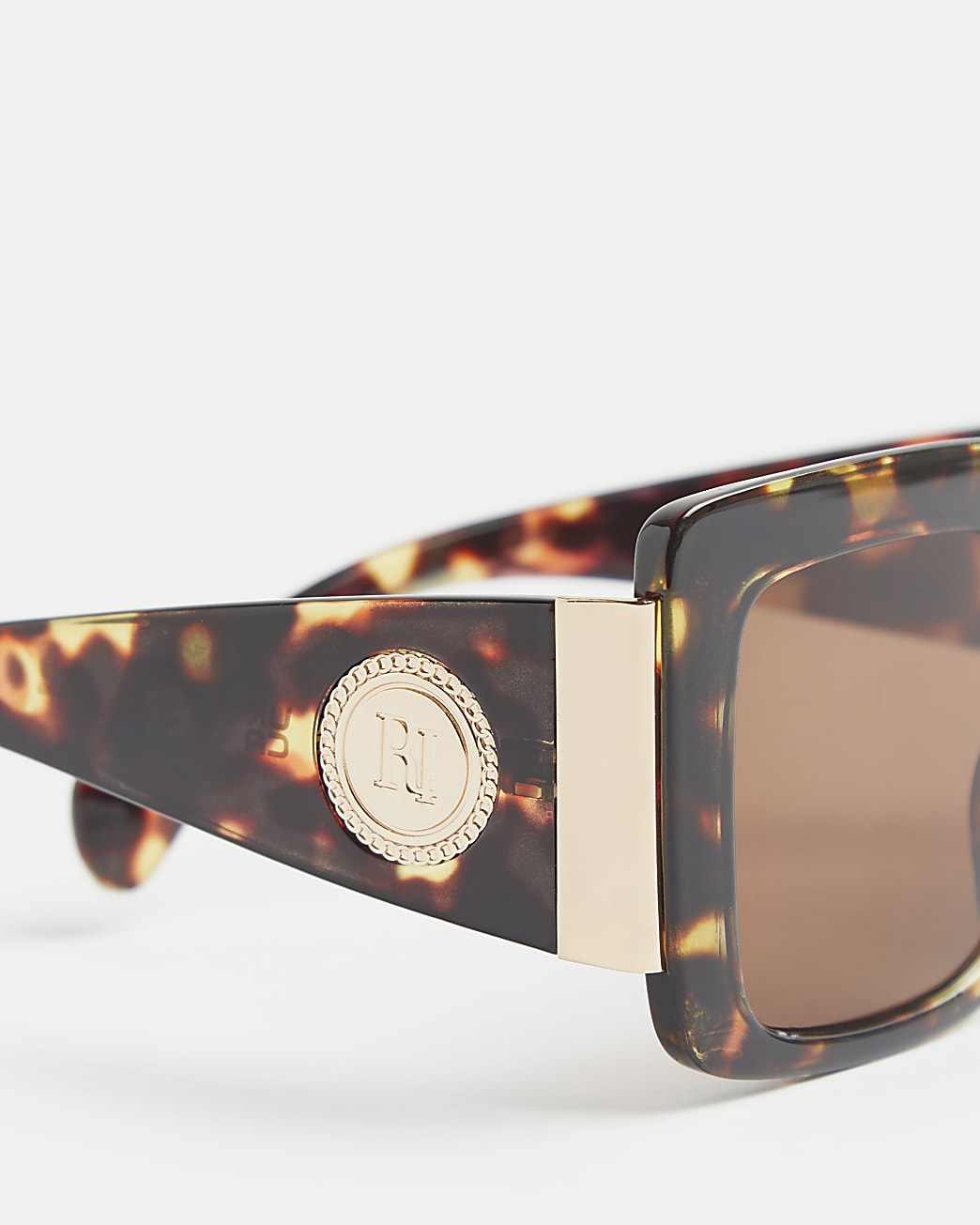 Brown tortoiseshell oversized sunglasses