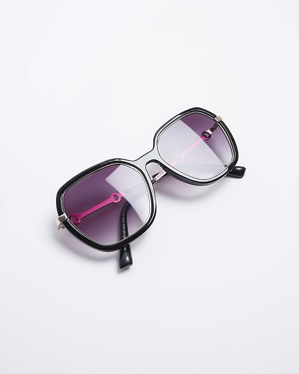 Black oversized round sunglasses