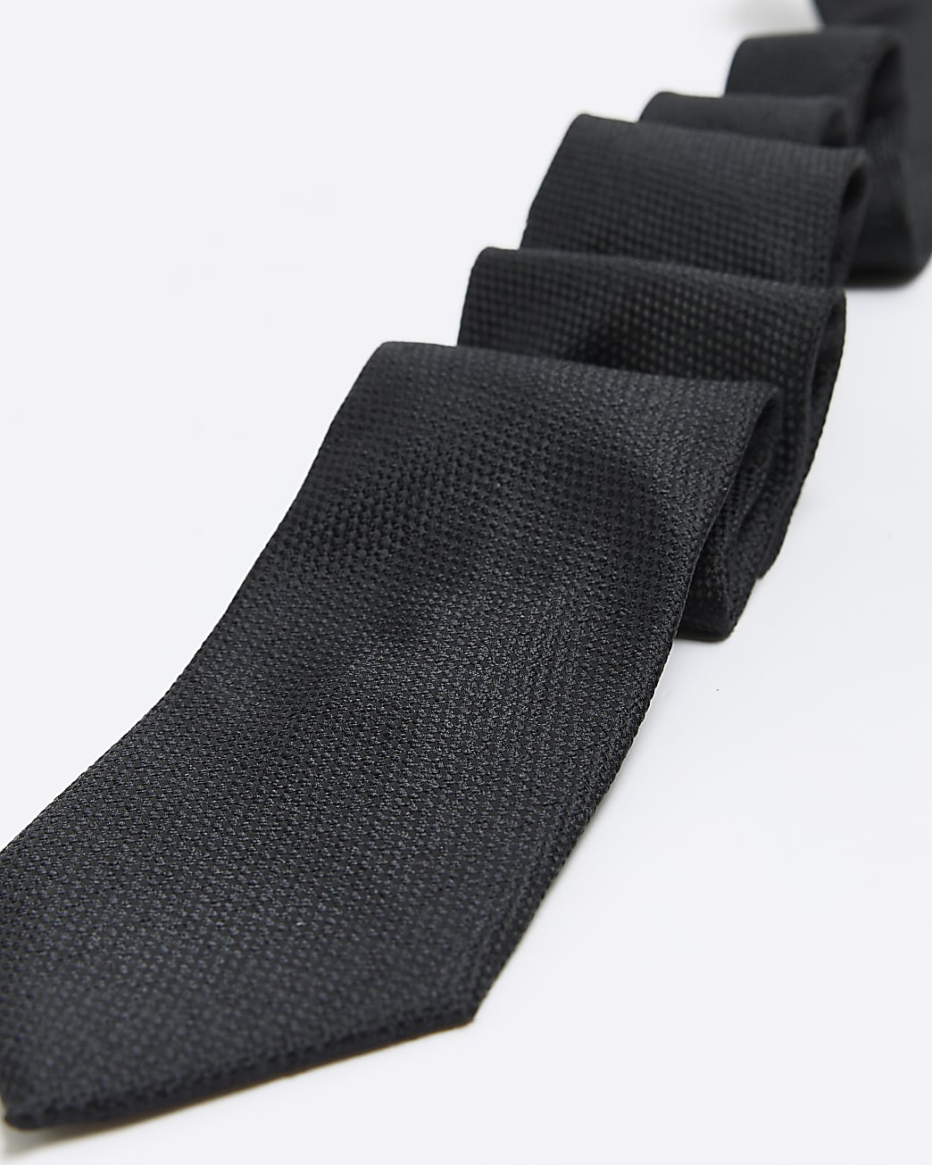 Black textured tie